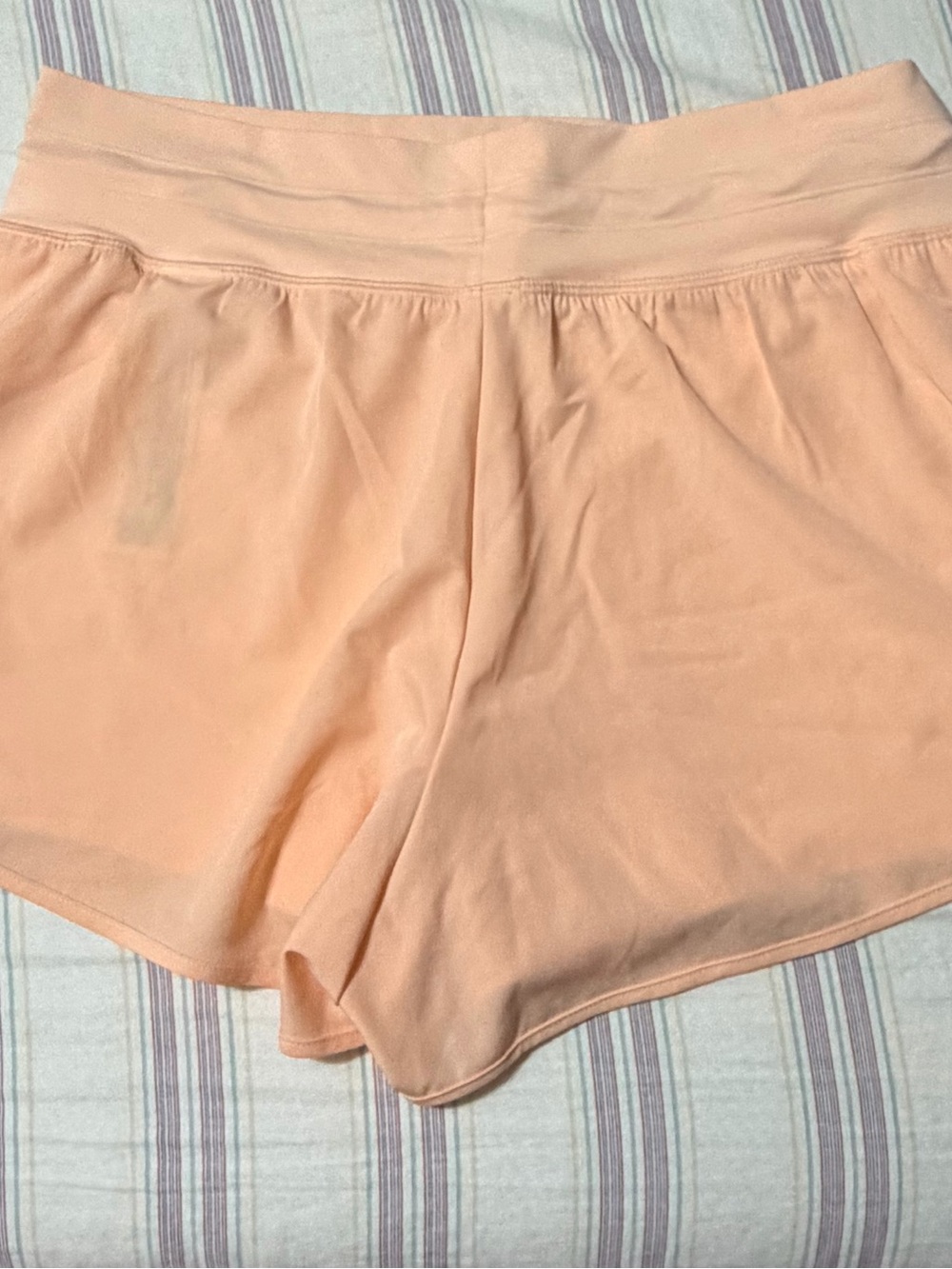 VUORI Daily Speed Short 2.5" SIZE MEDIUM - Picture 2 of 8